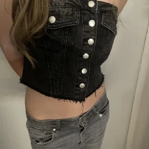 Topp  - Jeans topp! Toppen skick! Nypris 289:- mitt pris 119:-  🌟🌟💞💞🌟🌟💞💞     