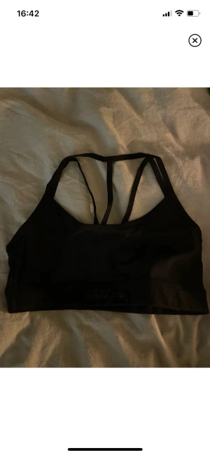 Sport bh - Alphalete sport bh storlek m 