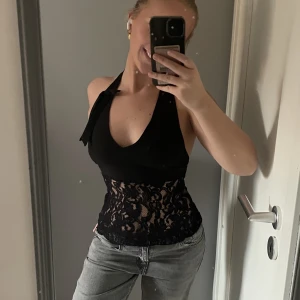 Superfint spetslinne - Så fint spetslinne i storlek S! Säljer då den aldrig kommer till användning! 