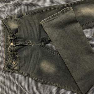 As snygga jeans med snygga fickor💕är bra i längd för mig som är 163 cm💕 
