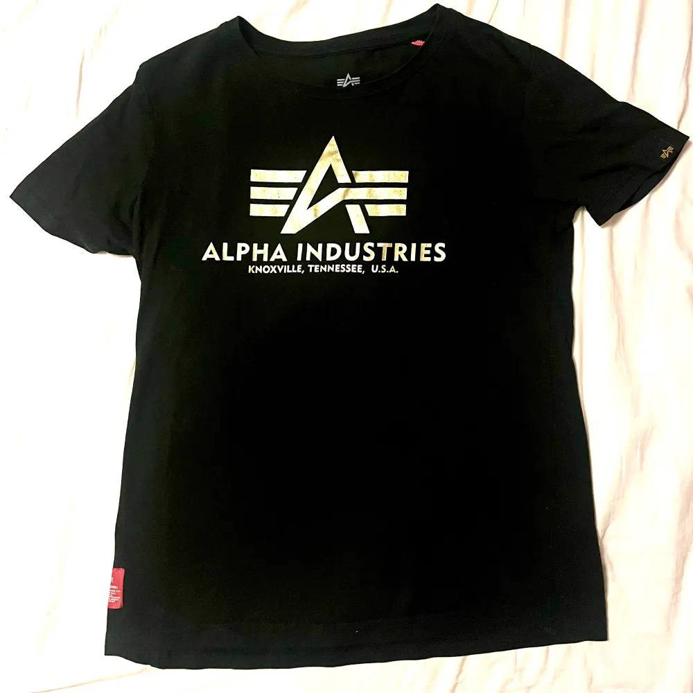 Alpha Industries t-shirt/tröja. T-shirts.