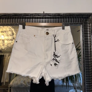 Jeansshorts - Aldrig använda med prislapp!!