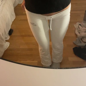 Mysbyxor - Säljer mina lågmidjade mysbyxor i fint skick 