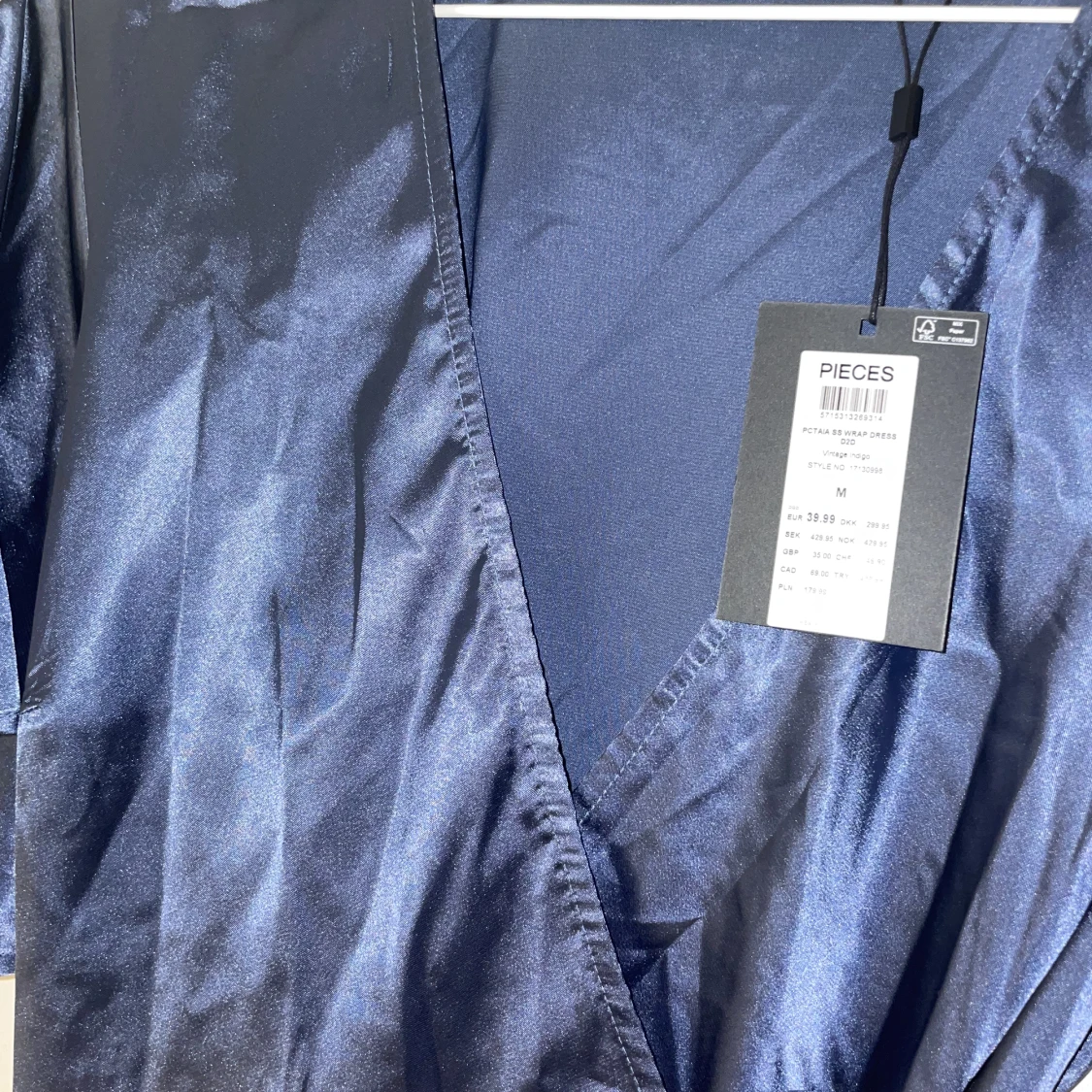 Ny Festlig omlottklänning - 90