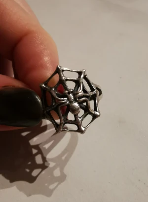 Silverring spindel - Silverring spindel, 925, storlek 17,5-18, spindel 1,8 sm längd