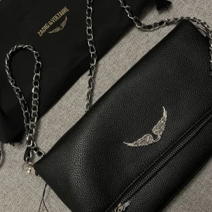 Zadigt väska stor  - Säljer min stora svarta zadigt väska, knappt använd max 1-3 gånger. Säljer den pågrund av att den bara står i hyllan.❤️