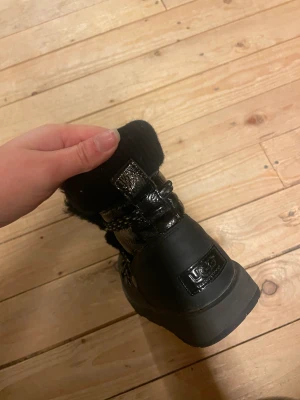Uggs  - Riktigt snygga snö boots. 