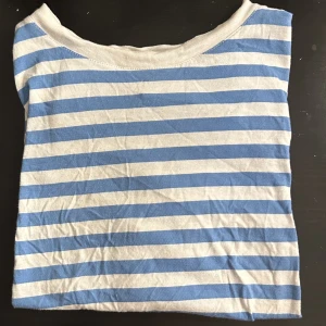 T-shirt  - Bomulls t-shirt ifrån h&m 💙