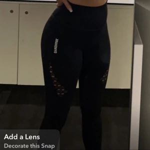 Gymshark tights  - Svarta gymshark tights som ja säljer då jag knappt gymmar nuförtiden, storlek S och i bra skick❤️