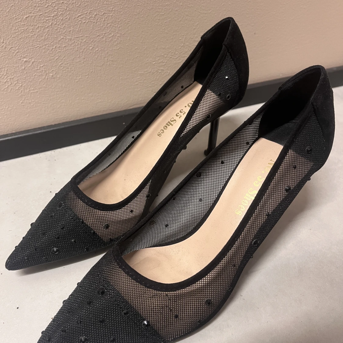 spetsklackar med pärlor  - 90