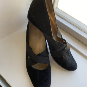 Peter Kaiser - Peter Kaiser klackar i ett superskick! Storlek 6 vilket motsvarar storlek 39.