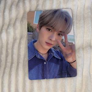 It’s 3 photo cards of Lee Know from time out.