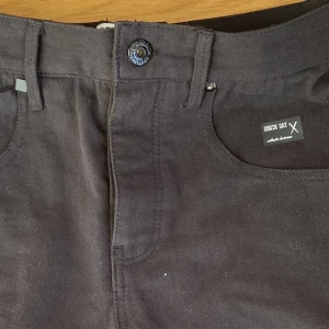 H&M shorts strl S - i nyskick är kolsvarta, lite baggy