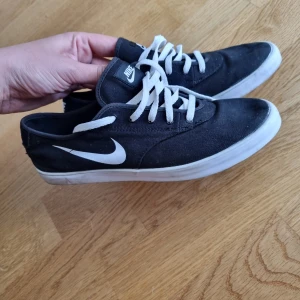 Unika tygskor från Nike - Nästan helt nya tygskor från Nike
