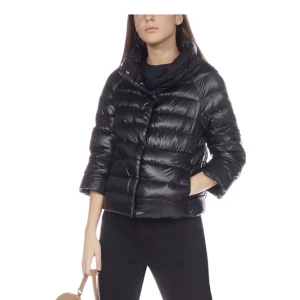 Herno jacka  - Säljer min Herno jacka då den inte kommit till användning så mycket!💕inga defekter 