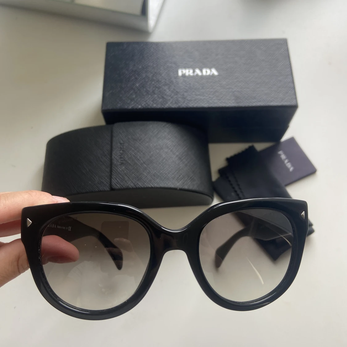 Prada solglasögon  - 91