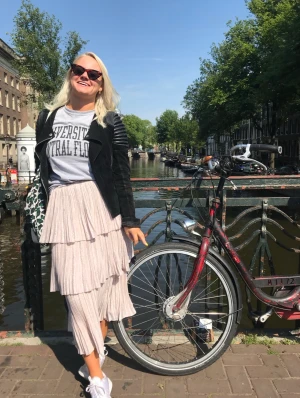 Långkjol - Superfin småblommig kjol i olika lager köpt från asos för länge sen. Inget slitage.