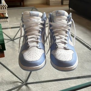 Nike dunk high aluminum - Helt oanvända, skick 10/10 Storlek EU 42. Ingen box Pris kan diskuteras