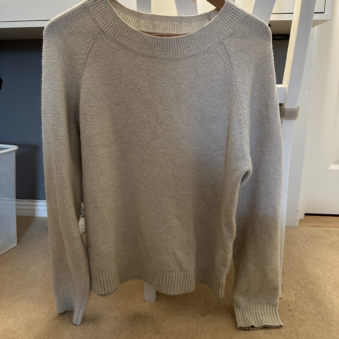 Stickad vit tröja - 90