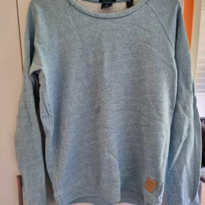 Sweatshirt - Använd i gott skick