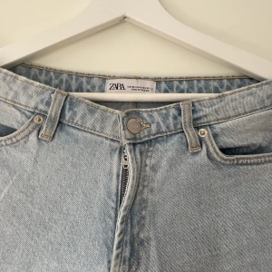Zara jeans - Lågmidjade bootcut jeans, aldrig använda 