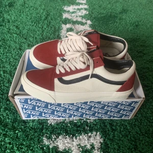 Vans old skool LX red dahlia - Size US 9,5 = EU 42,5. Condition brand new. All original. Please send a message before buying.