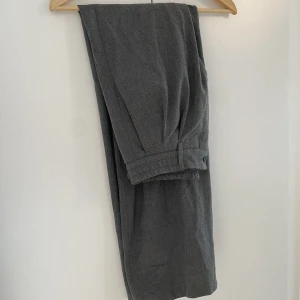 Zara kostym byxor - Mycket bra skick. Bara att höra av dig vid frågor eller funderingar