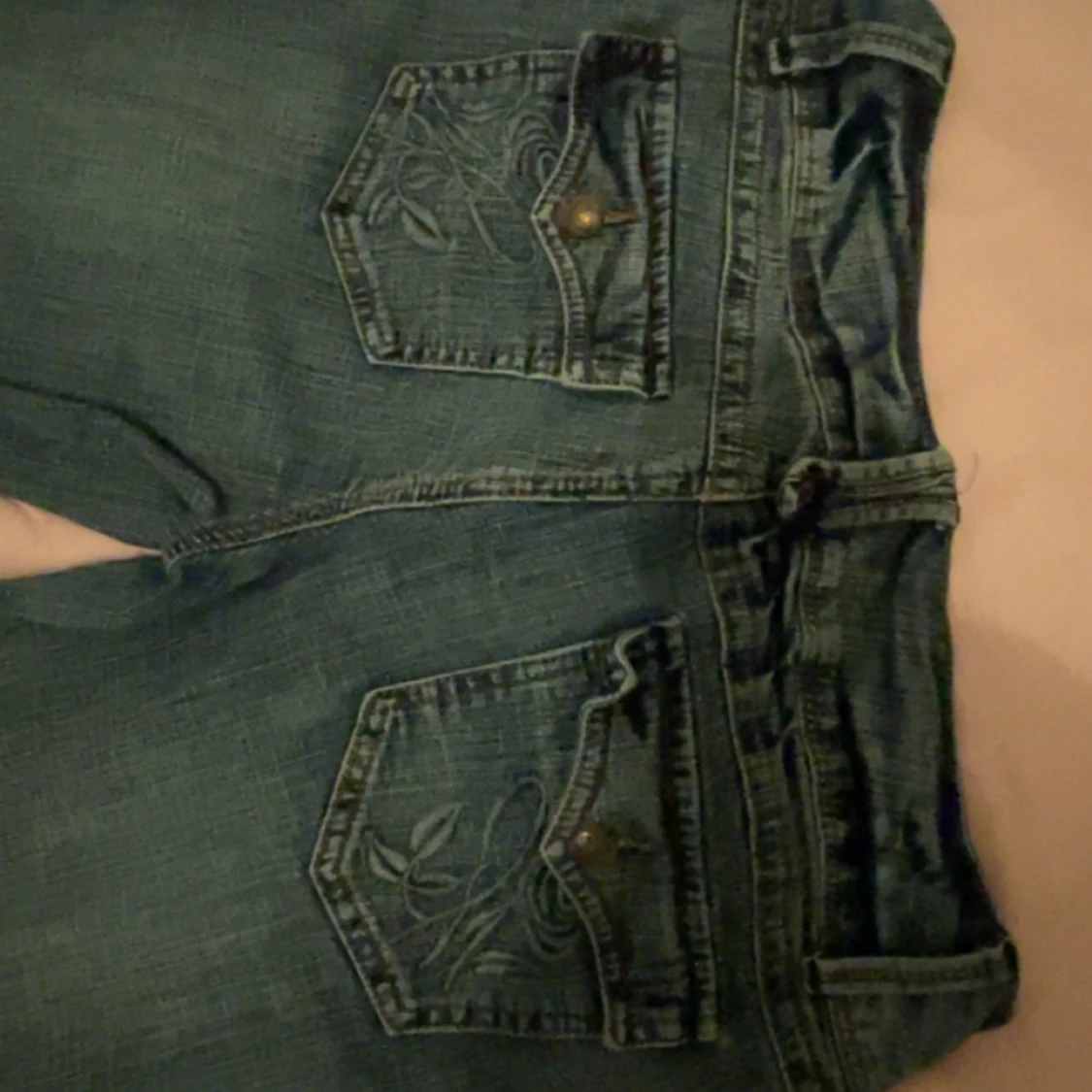 Ur snygga lågmidjade boocut jeans - 91