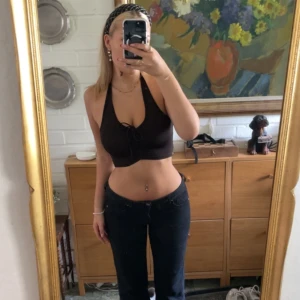 Svart topp - En svart topp i strl XS, från H&m, nästan aldrig använt 