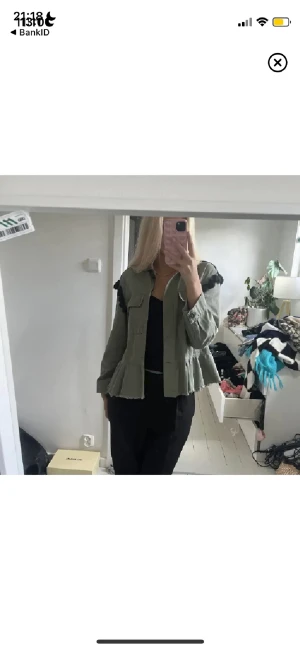 Grön jeans jacka - Super snygg unik jacka från zara