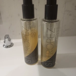 St. Tropez brun utan sol serum - St. Tropez brun utan sol serum. Säljer 2st flaskor se bild för att se hur mycket som finns kvar (totalt 1 full flaskan)