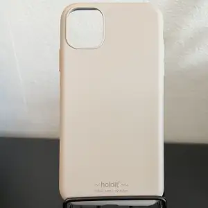 Skal från Holdit till iPhone 11! Det är i gott skick! Nypris 199!