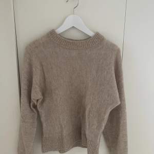 Mohair/woolblend tröja från Hm i storlek Xs. Fint skick