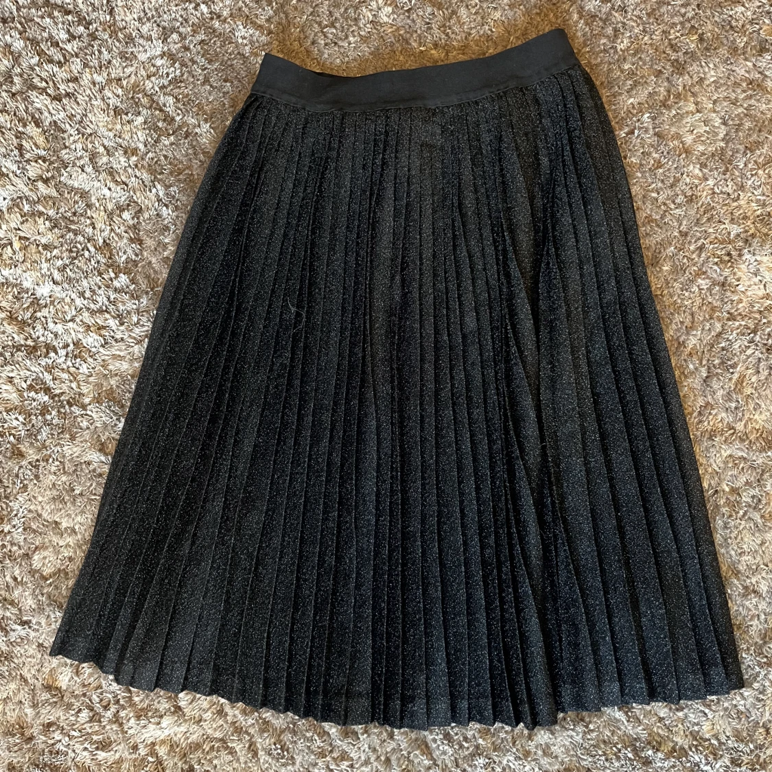 Svartglittrig kjol - 90