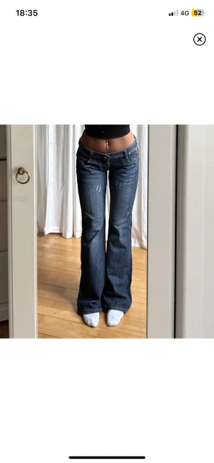 trendiga jeans  - snygga lågmidjade jeans midja 82, innerbenslängden 83❤️andvänd köp nu