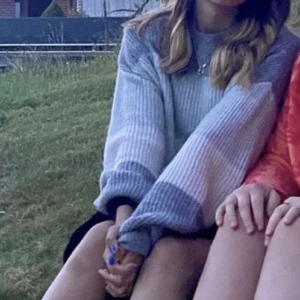 Stickad tröja från Nakd - Stickad fler färgad tröja från NA-KD 