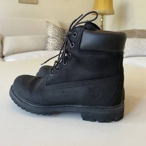 Timberland kängor - Svarta kängor från Timberland. Klassisk modell. Som nya, använda fåtal gånger.  Strl. 38/39