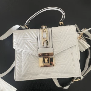 Väska  - Liten ”handväska”