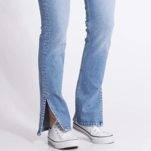 Jeans  - Säljer dessa jeans då de inte passar. Typ oanvända.  Bra skick 