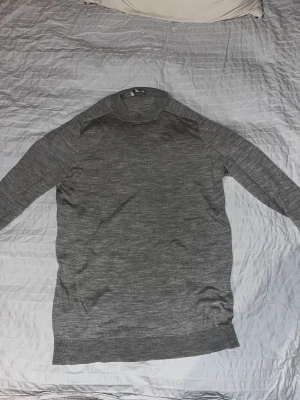 Grifoni tröja - Tunna skön grifoni tröja  Ljusgrå  Skick 9/10, knappt använd 