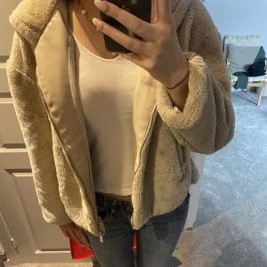 Pälsjacka  - Kommer ej till anvädning, jag är 172 cm! 