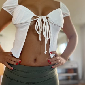 Vit topp - Vit topp aldrig använd, storlek XS