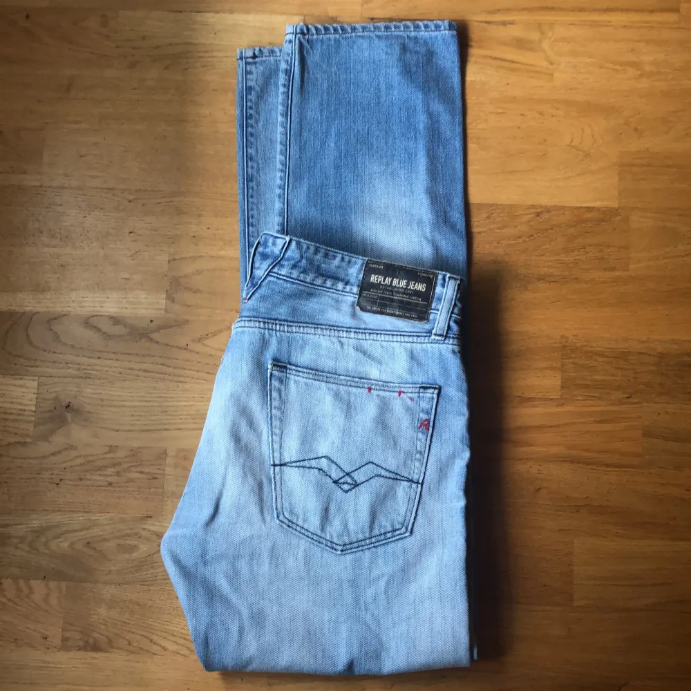 ÄKTA- Replay blue jeans MFG.co Storlek 33  För män . Jeans & Byxor.