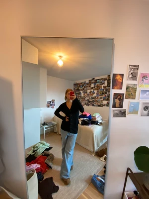 Längre topp med knappar - Snygg lång topp med knappar. Funkar även som klänning på mig som är 166