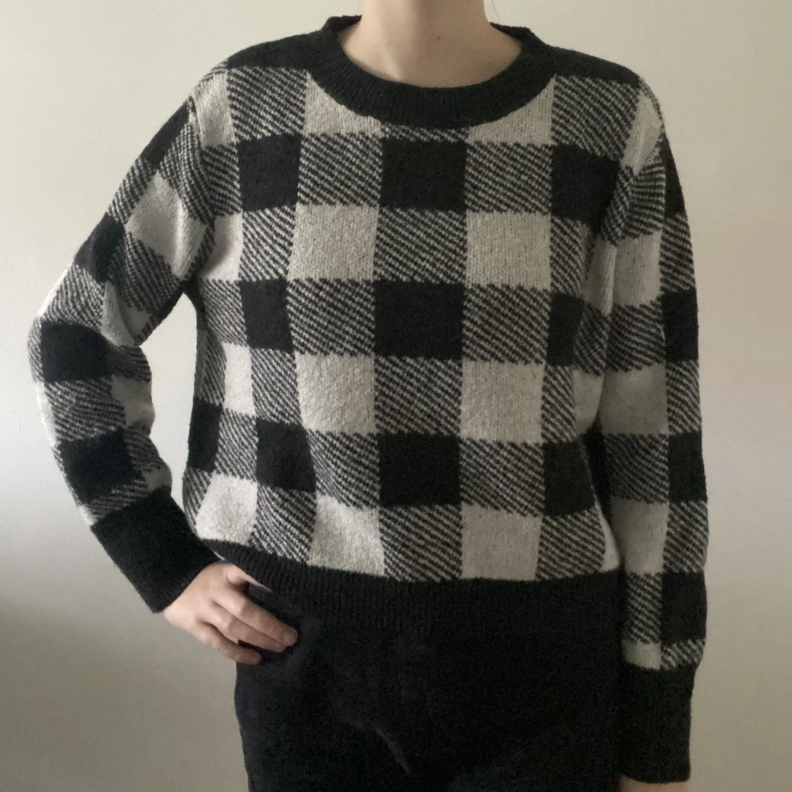 Stickad rutig tröja från H&M  - 90