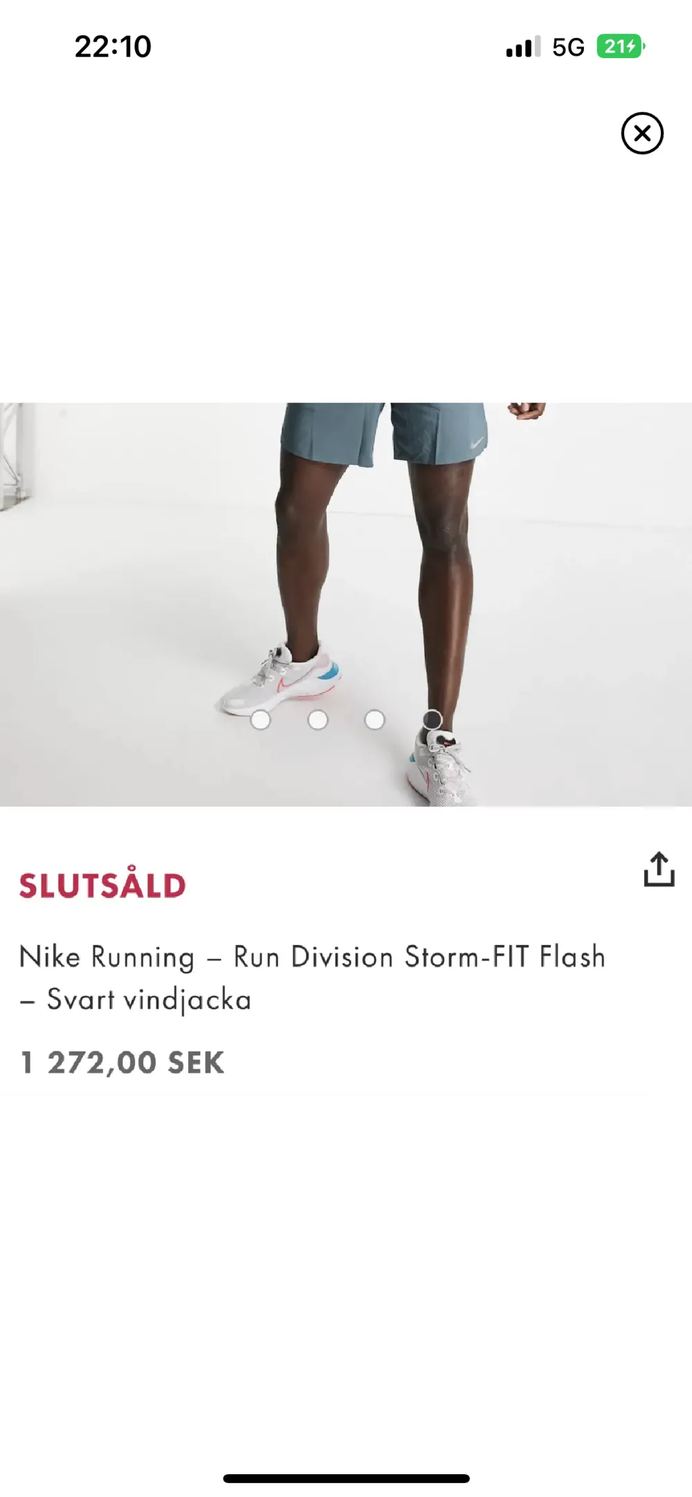 Nike jacka, för att idrotta utomhus eller som en stormbreaker. Aldrig använt. Original pris 1200. Storlek S. Jackor.
