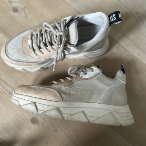 Steve madden sneakers - Använda ett fåtal gånger