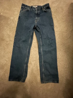 Jeans  - Hej säljer nu mina just junkie jeans. Passar ca 170 cm. Diskuterbart pris😊😊😊