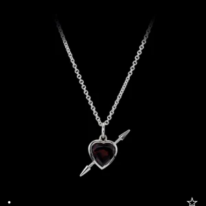 Maria nilsdotter halsband - Säljer mitt finaste rebel love necklace som är i toppenskick! Kedjan är 45 cm och nypris litter på 4 295kr, jag säljer för 3 500kr🫶 kom privat för frågor och bilder!