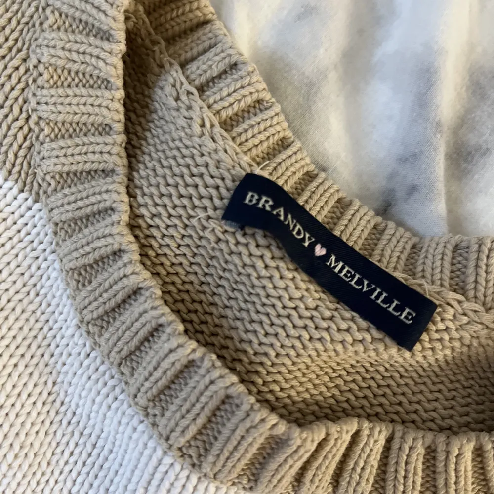 Super söt sweatshirt från Brandy Melville som inte används, oversize på mig som brukar ha xs/s och så skön! 🫶🏼. Tröjor & Koftor.